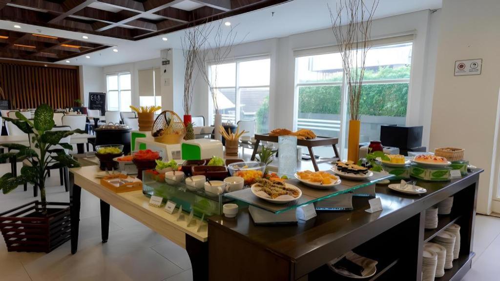 Java Lotus Hotel Jembel Eksteriør bilde